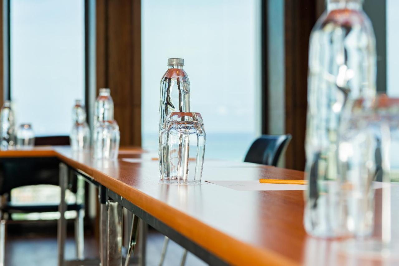 Arbour Hotel And Residence Паттая Екстер'єр фото Bottled water on a table