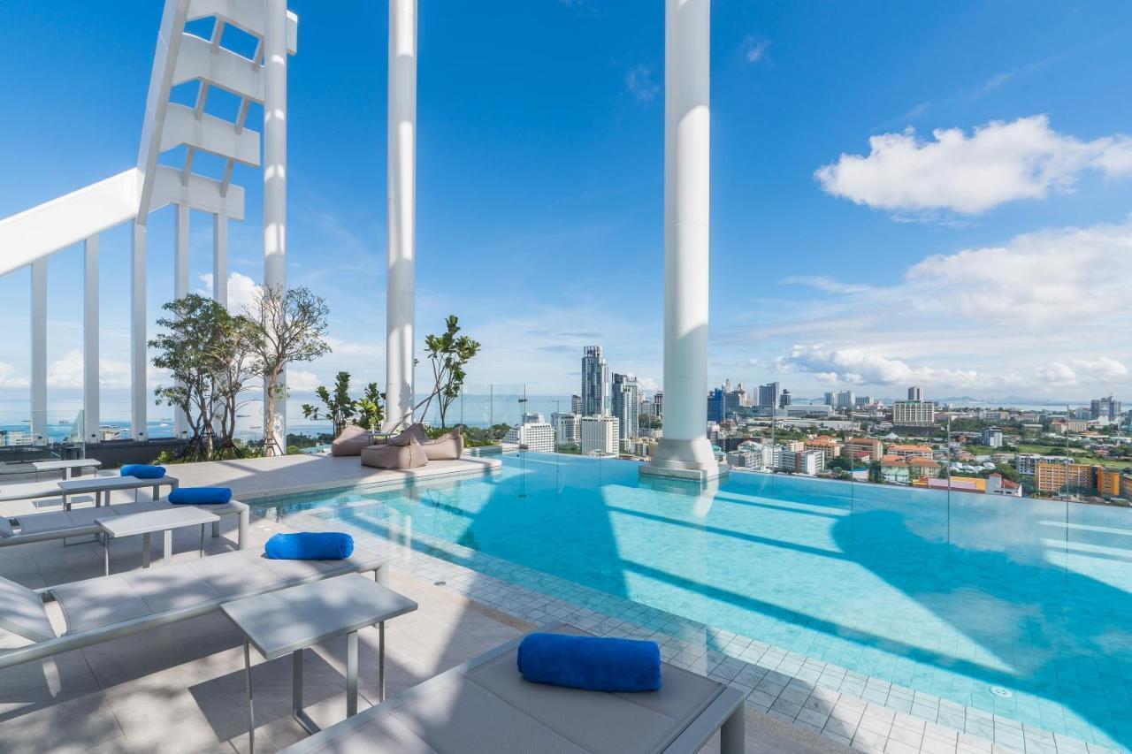 Arbour Hotel And Residence Паттая Екстер'єр фото Infinity pool at the rooftop